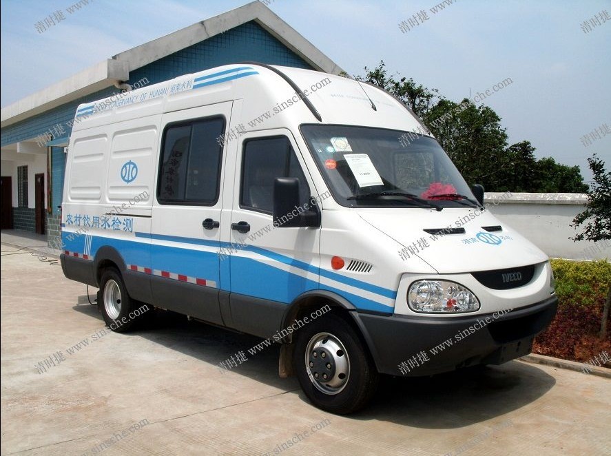 深圳清時(shí)捷水質(zhì)移動(dòng)檢測(cè)車.jpg